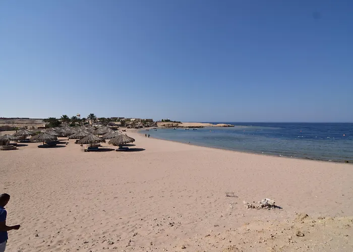 Sharm El Naga And Diving Center 洪加達